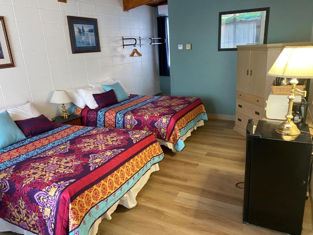 Huron Sands Motel And Restaurant Providence Bay Esterno foto