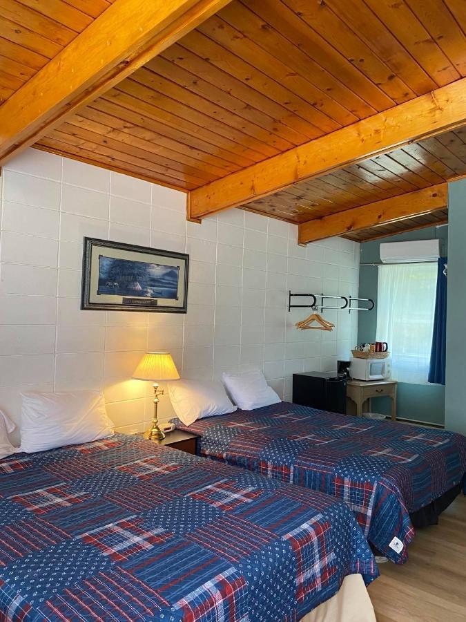 Huron Sands Motel And Restaurant Providence Bay Esterno foto