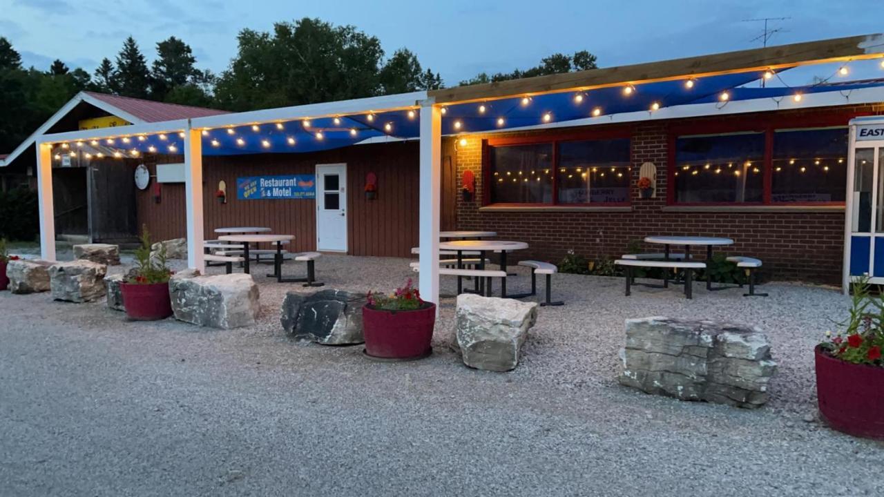 Huron Sands Motel And Restaurant Providence Bay Esterno foto